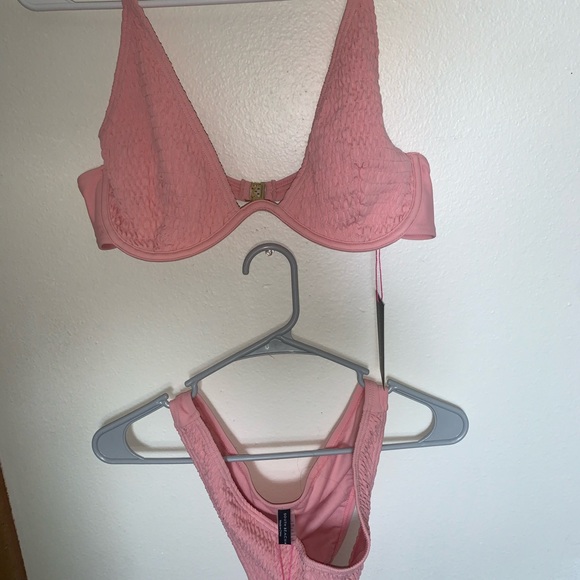 Pink bikini - Picture 2 of 3